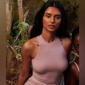 Skims Soft Lounge Ribbed Racer High Neck Top in Orchid size Small